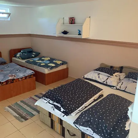 Tina Apartman *